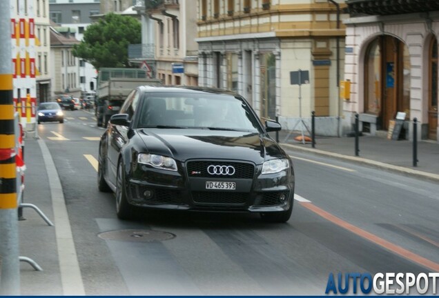 Audi RS4 Sedan