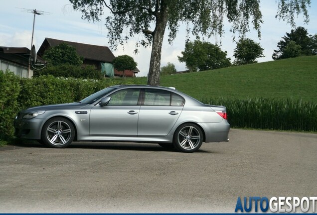 BMW M5 E60 2005