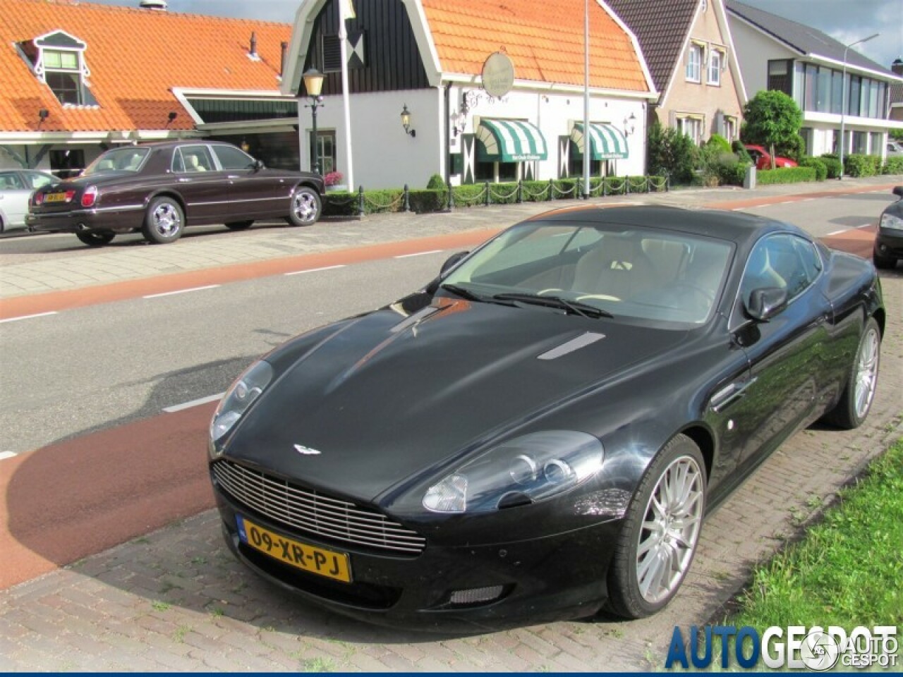 Aston Martin DB9