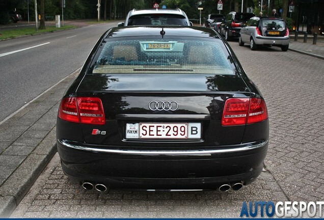 Audi S8 D3