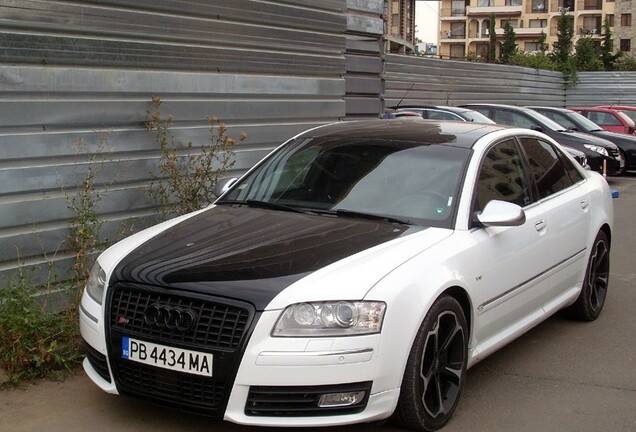 Audi S8 D3