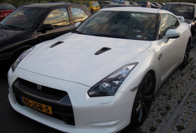 Nissan GT-R