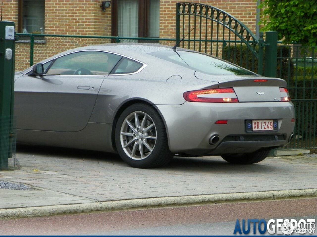 Aston Martin V8 Vantage