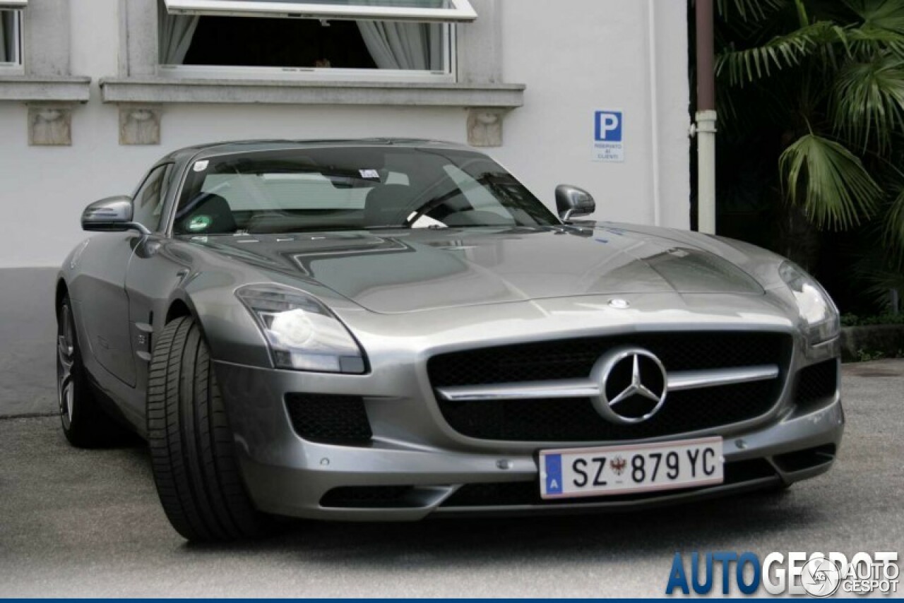 Mercedes-Benz SLS AMG