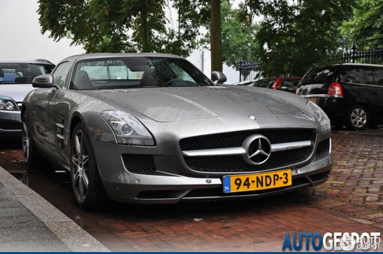 Mercedes-Benz SLS AMG