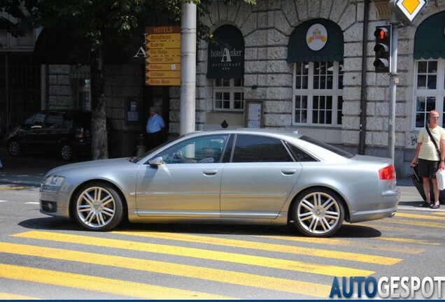 Audi S8 D3