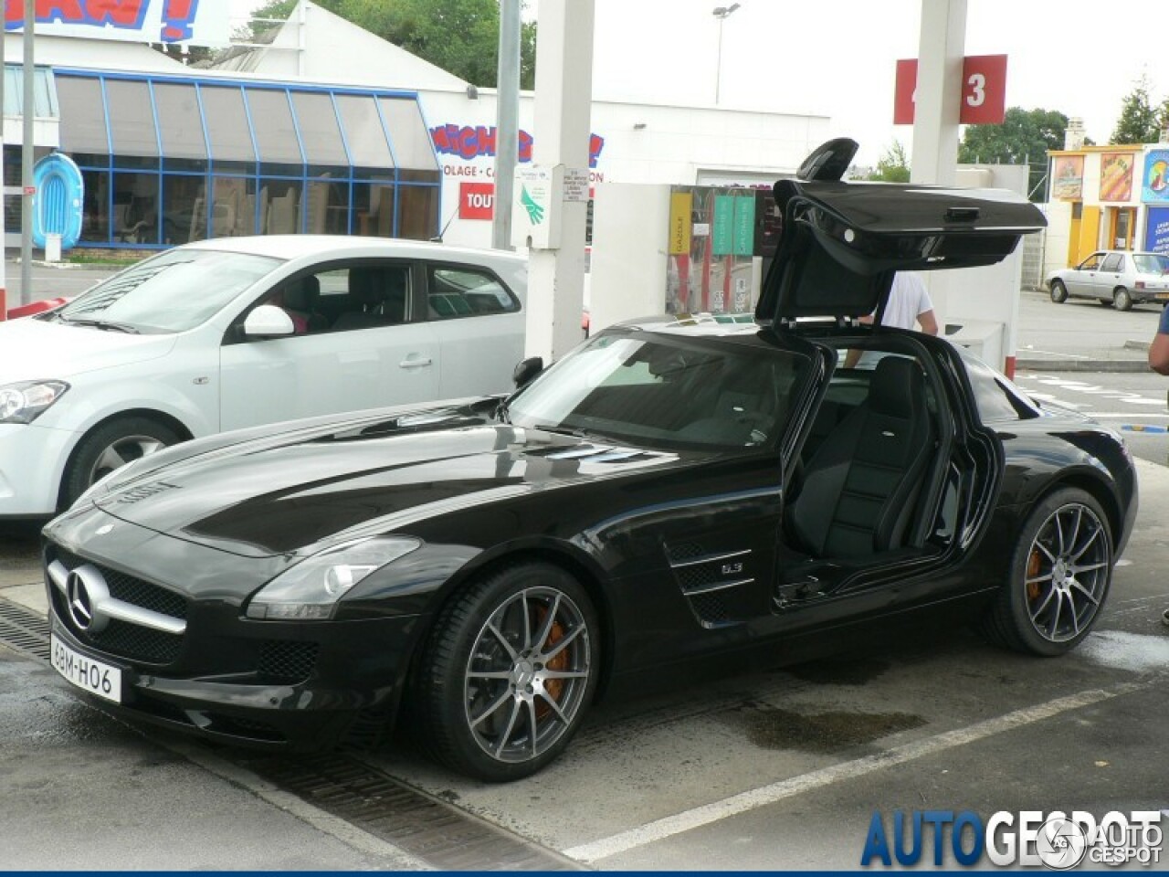 Mercedes-Benz SLS AMG