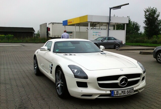 Mercedes-Benz SLS AMG