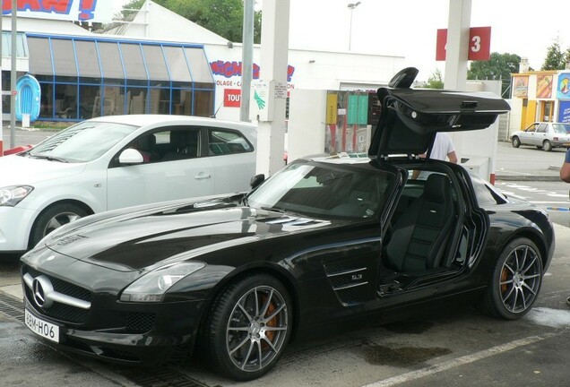 Mercedes-Benz SLS AMG