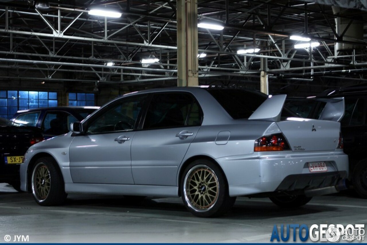 Mitsubishi Lancer Evolution IX FQ