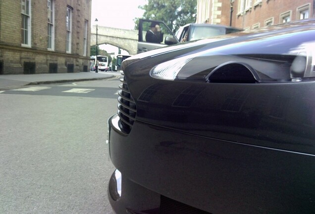 Aston Martin DB9