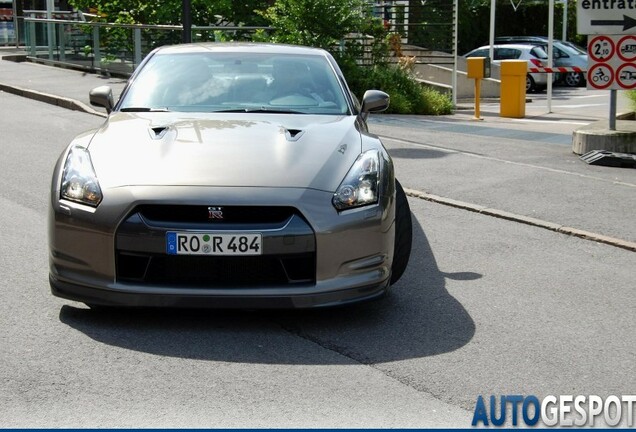 Nissan GT-R