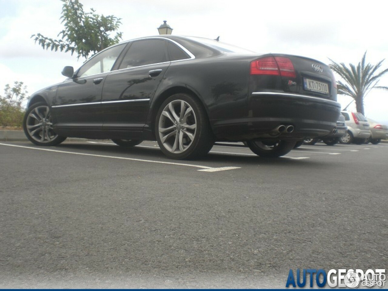 Audi S8 D3