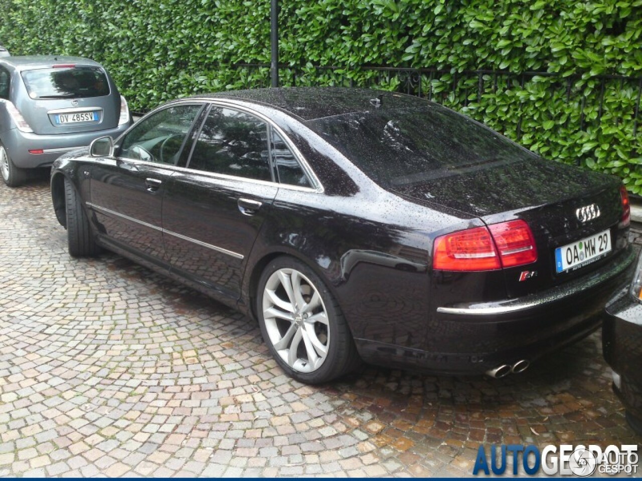 Audi S8 D3