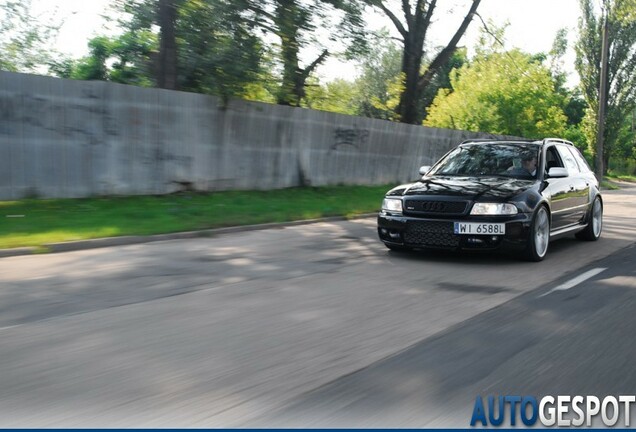 Audi RS4 Avant B5