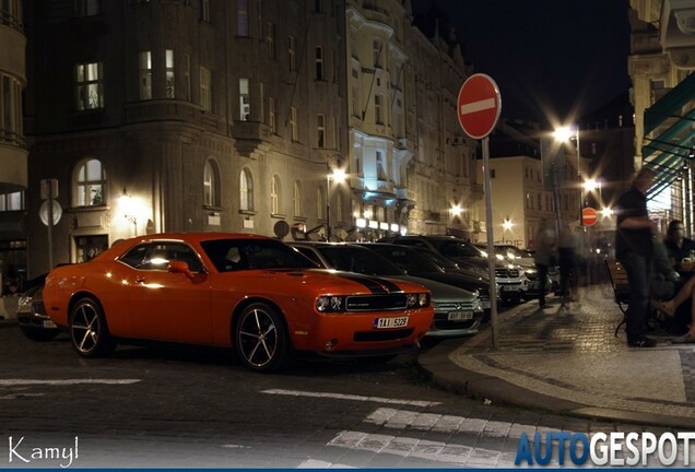 Dodge Challenger SRT-8