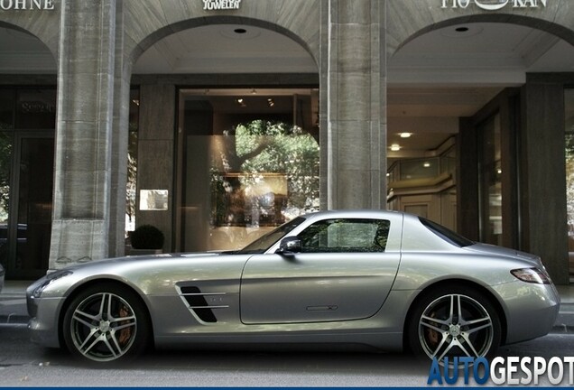 Mercedes-Benz SLS AMG