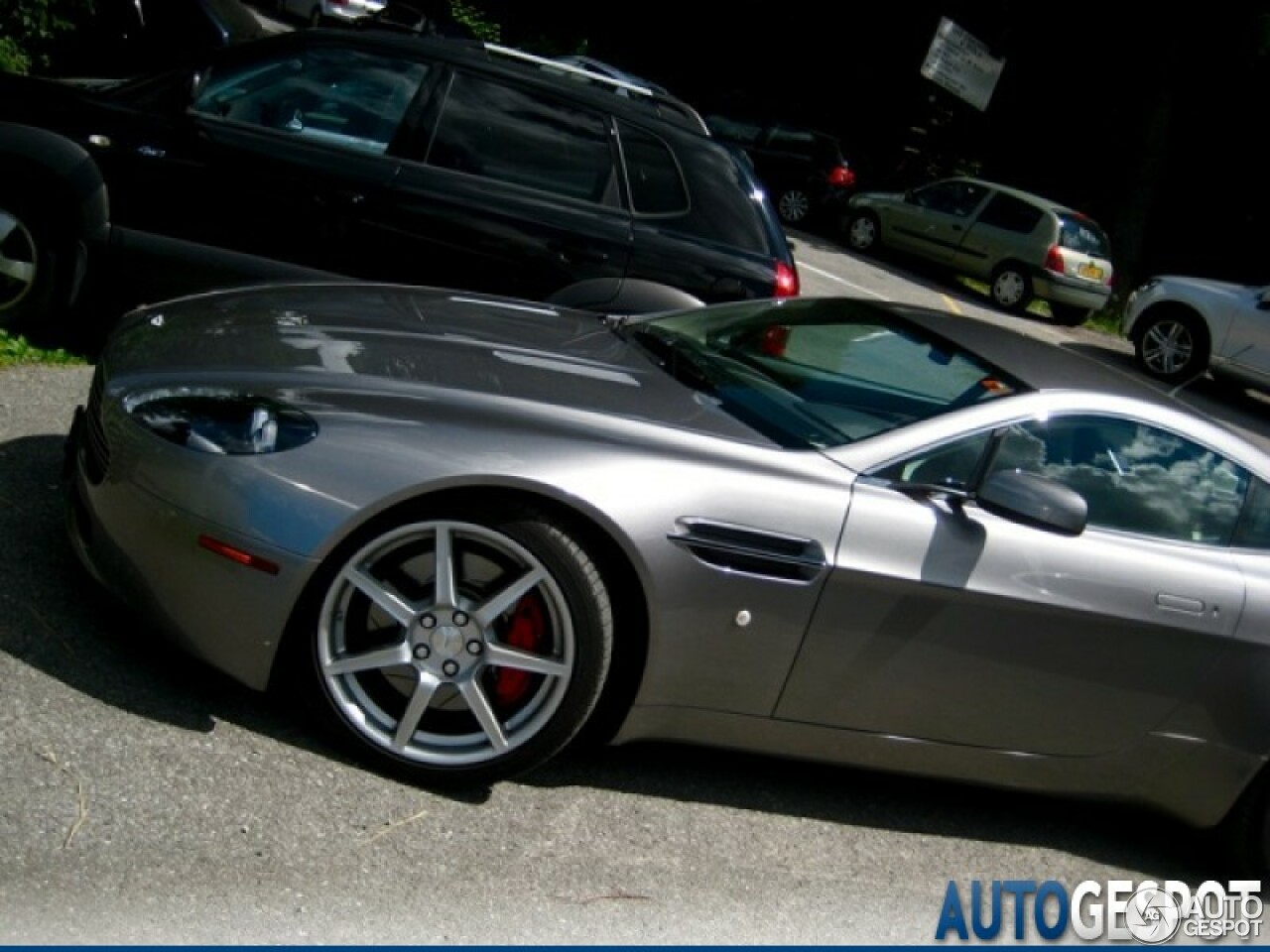 Aston Martin V8 Vantage