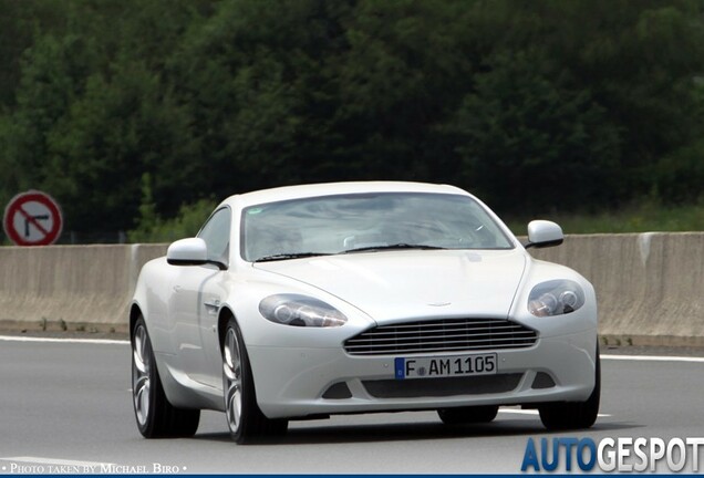 Aston Martin DB9 2010