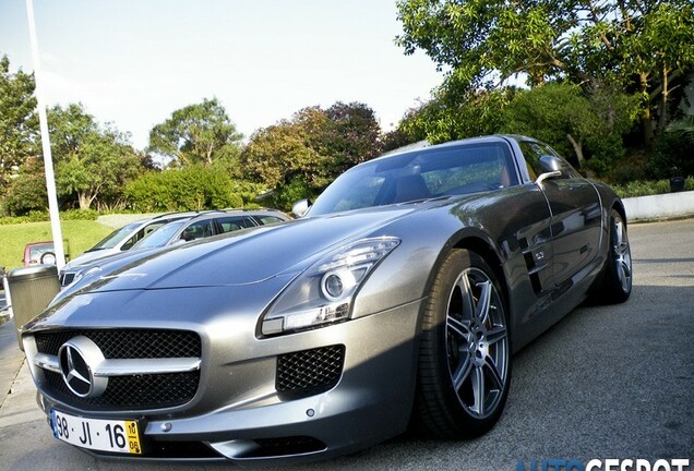 Mercedes-Benz SLS AMG