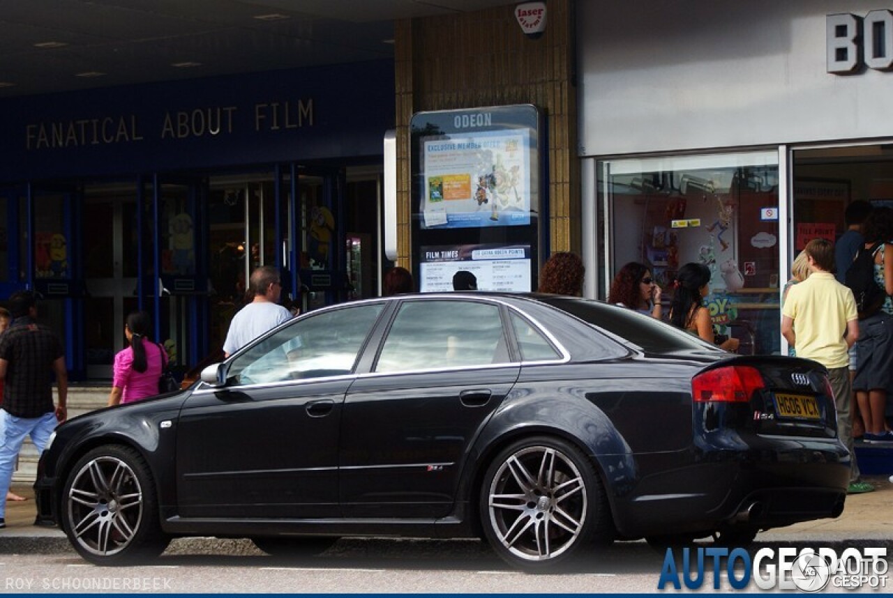 Audi RS4 Sedan