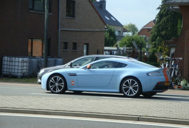 Aston Martin V12 Vantage