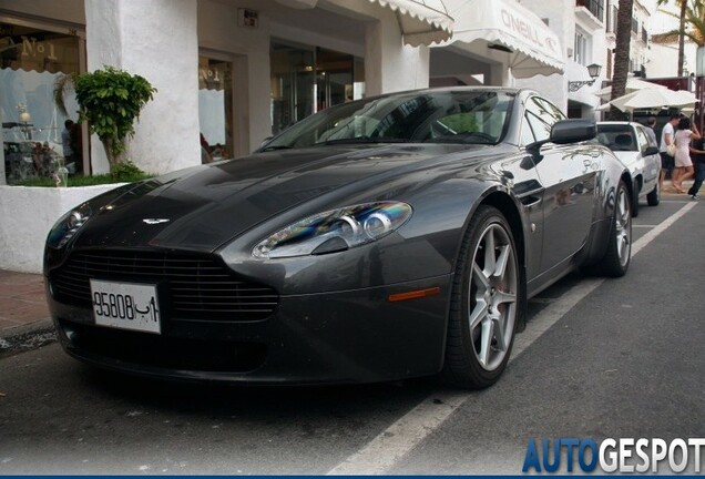 Aston Martin V8 Vantage