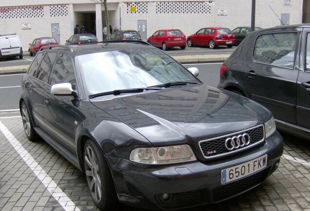 Audi RS4 Avant B5