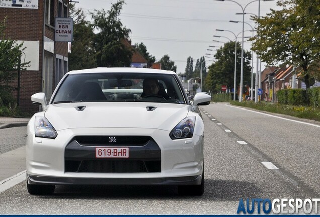 Nissan GT-R