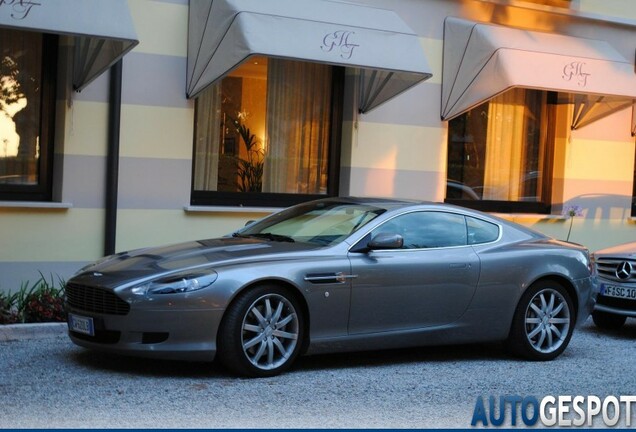 Aston Martin DB9