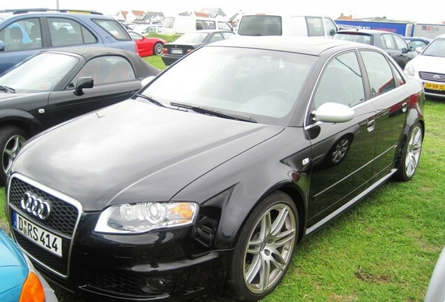 Audi RS4 Sedan