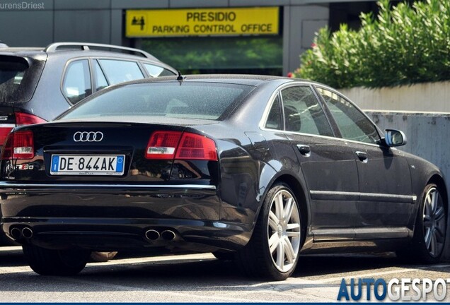 Audi S8 D3