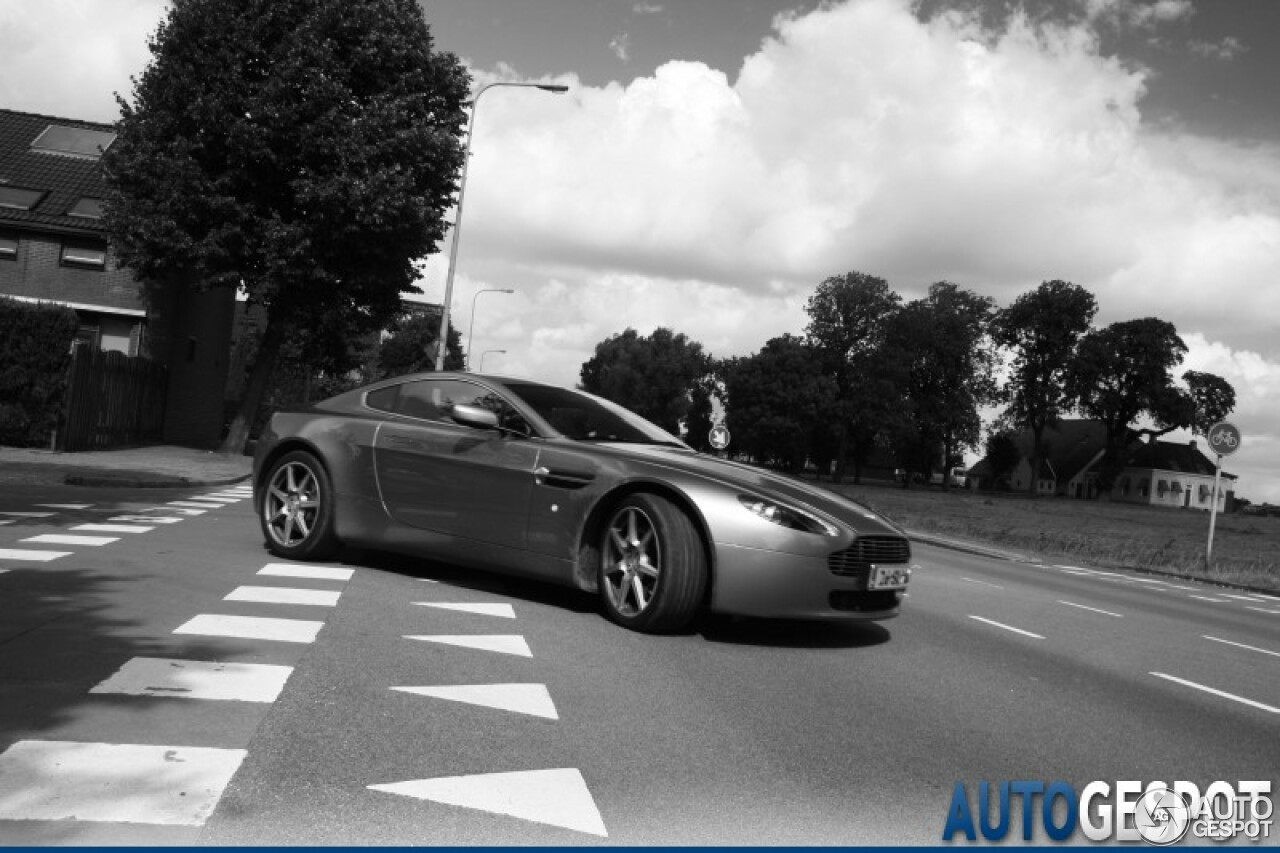 Aston Martin V8 Vantage