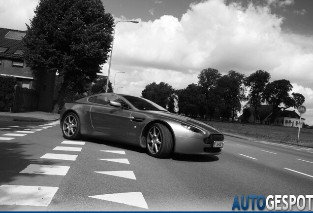 Aston Martin V8 Vantage