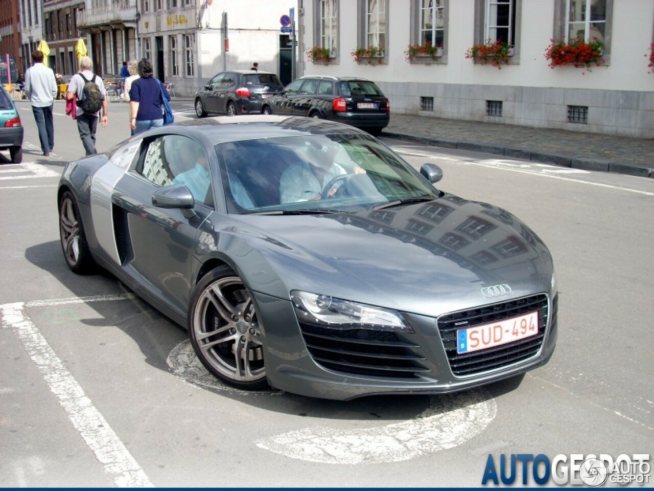 Audi R8