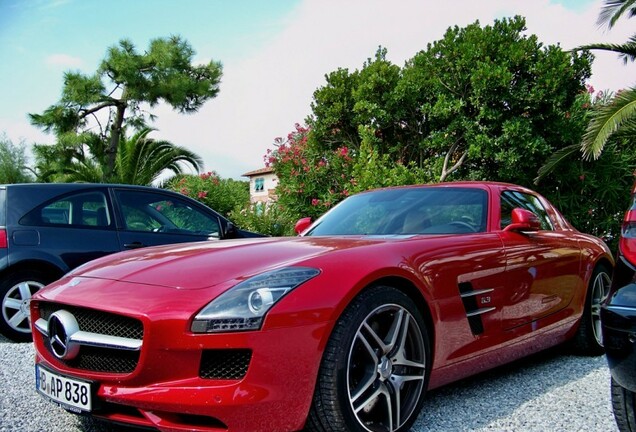 Mercedes-Benz SLS AMG