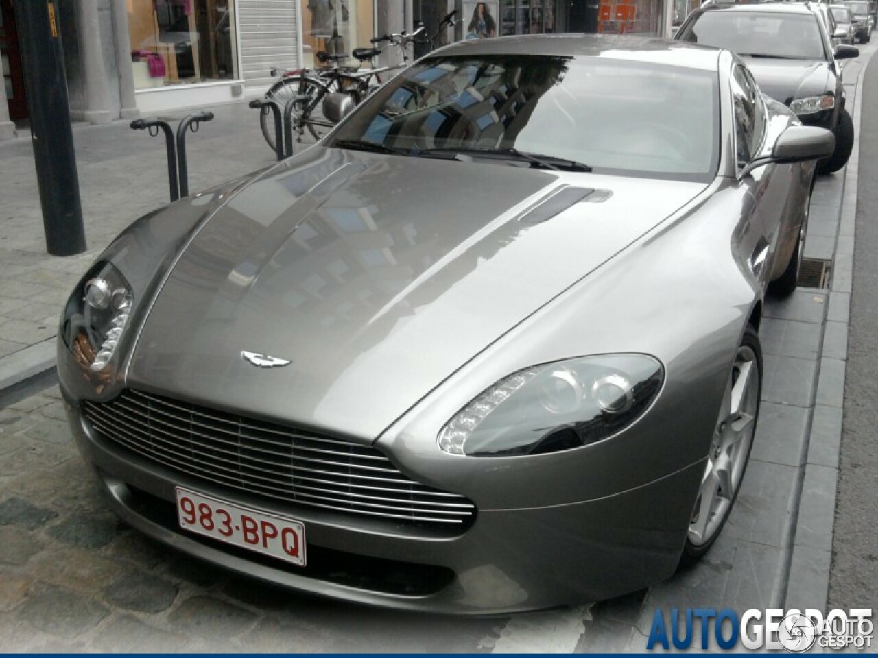 Aston Martin V8 Vantage