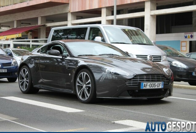 Aston Martin V12 Vantage