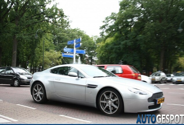 Aston Martin V8 Vantage