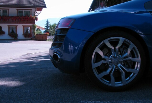 Audi R8 V10