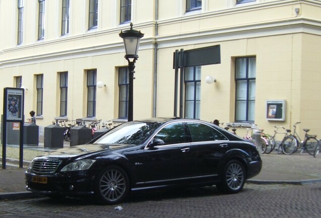 Mercedes-Benz S 63 AMG W221