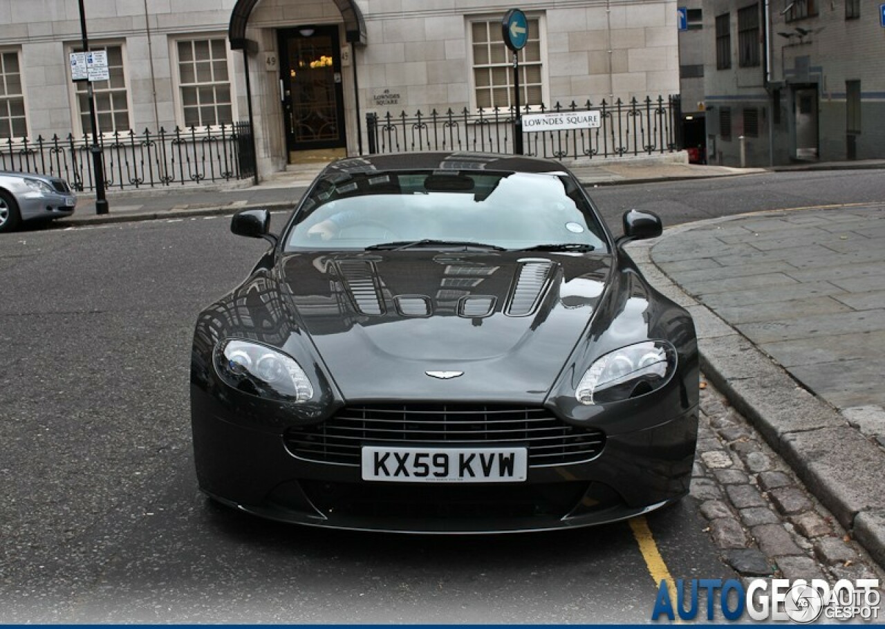 Aston Martin V12 Vantage