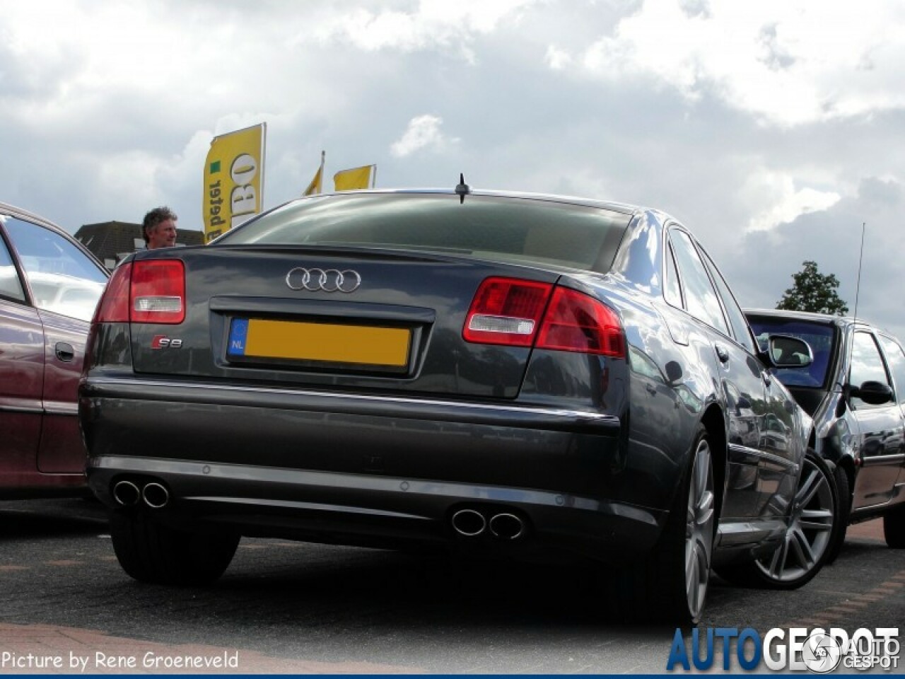 Audi S8 D3