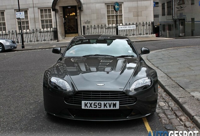 Aston Martin V12 Vantage