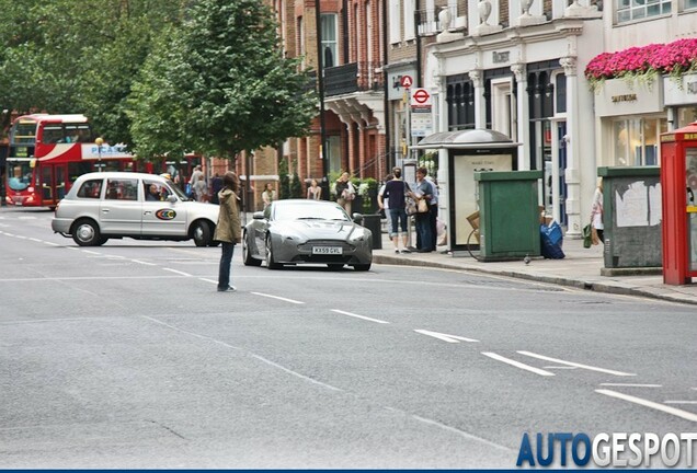 Aston Martin V12 Vantage