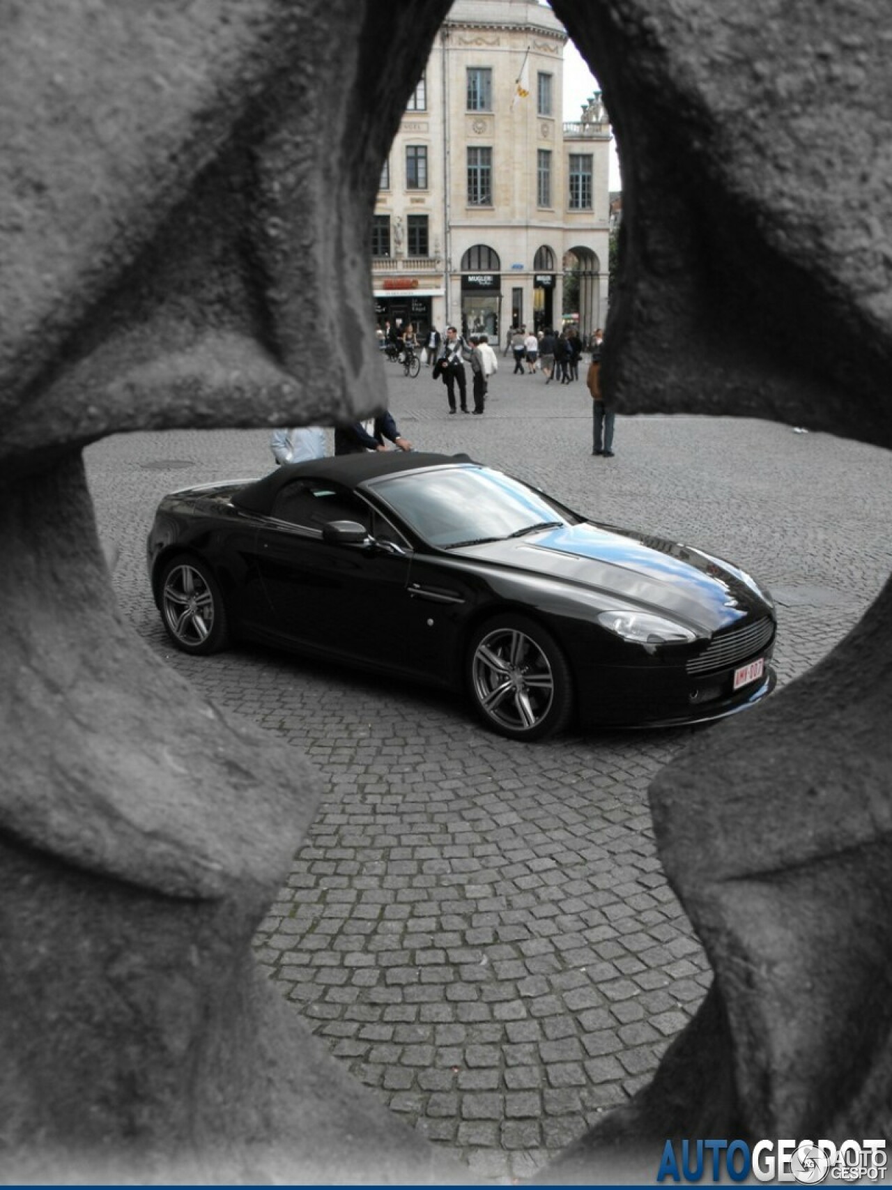 Aston Martin V8 Vantage N400 Roadster