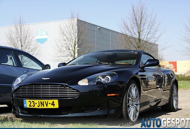 Aston Martin DB9 Volante