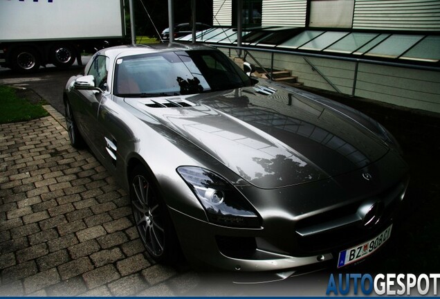 Mercedes-Benz SLS AMG