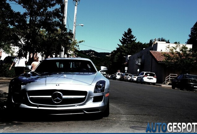 Mercedes-Benz SLS AMG