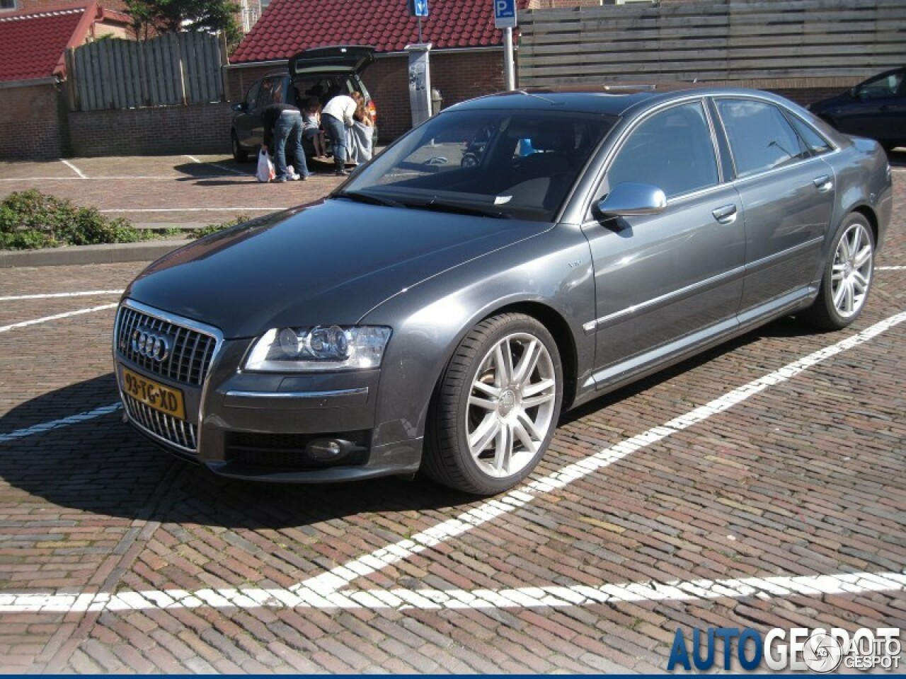 Audi S8 D3